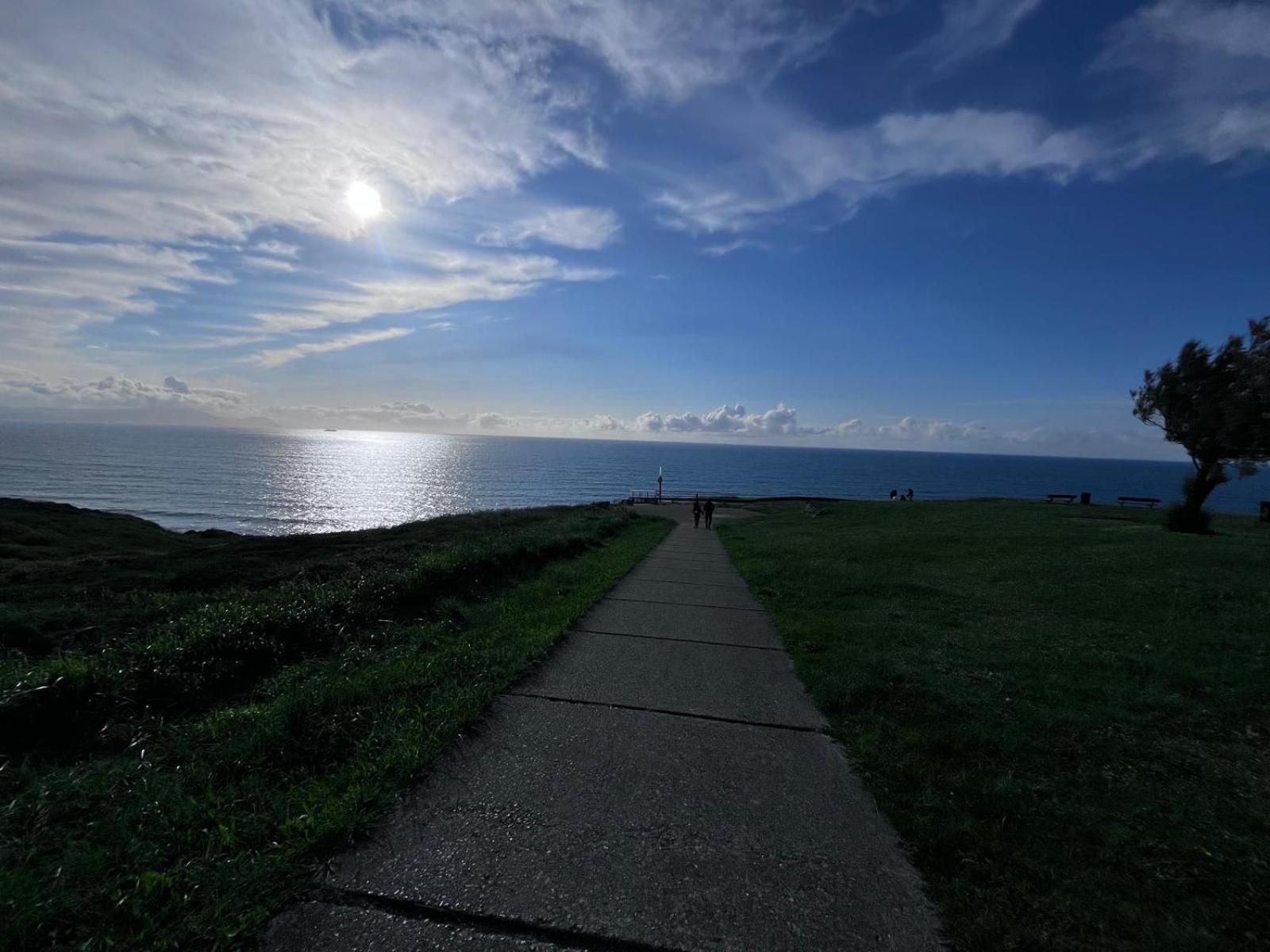 Tu Refugio Junto Al Mar Te Espera Disfruta Final Europa League Apartment Barrika Bagian luar foto