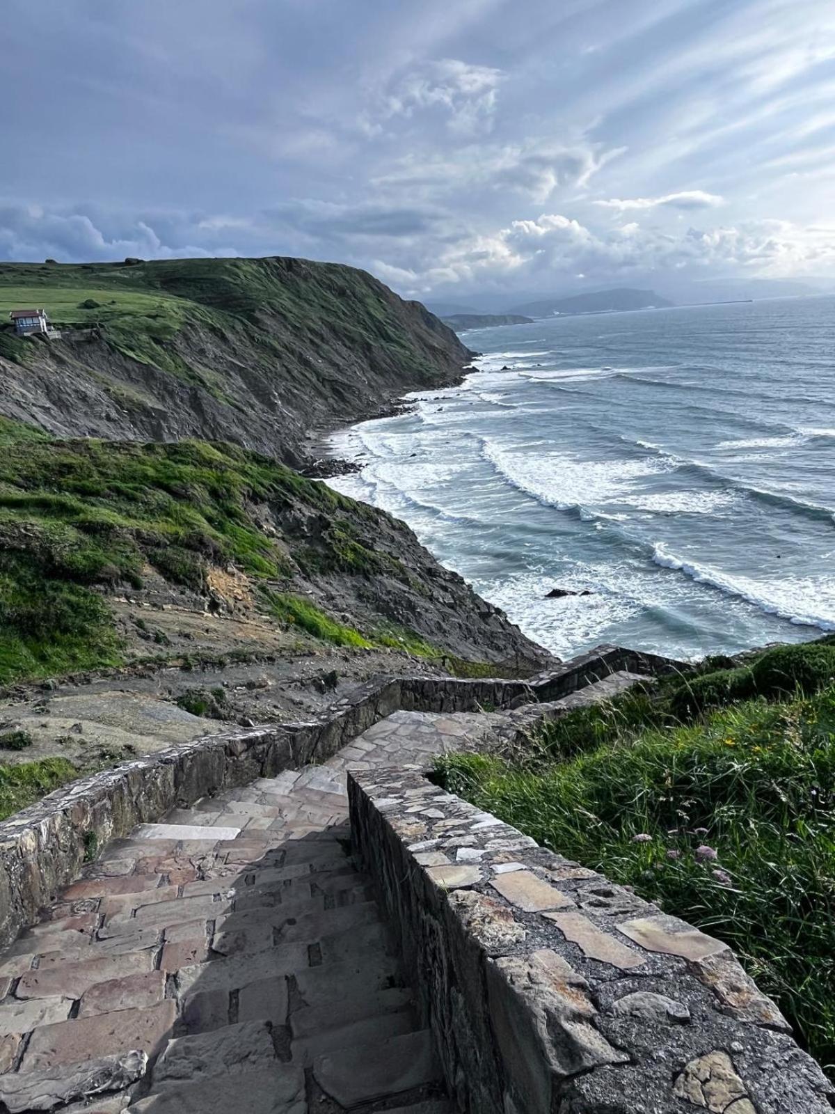 Tu Refugio Junto Al Mar Te Espera Disfruta Final Europa League Apartment Barrika Bagian luar foto